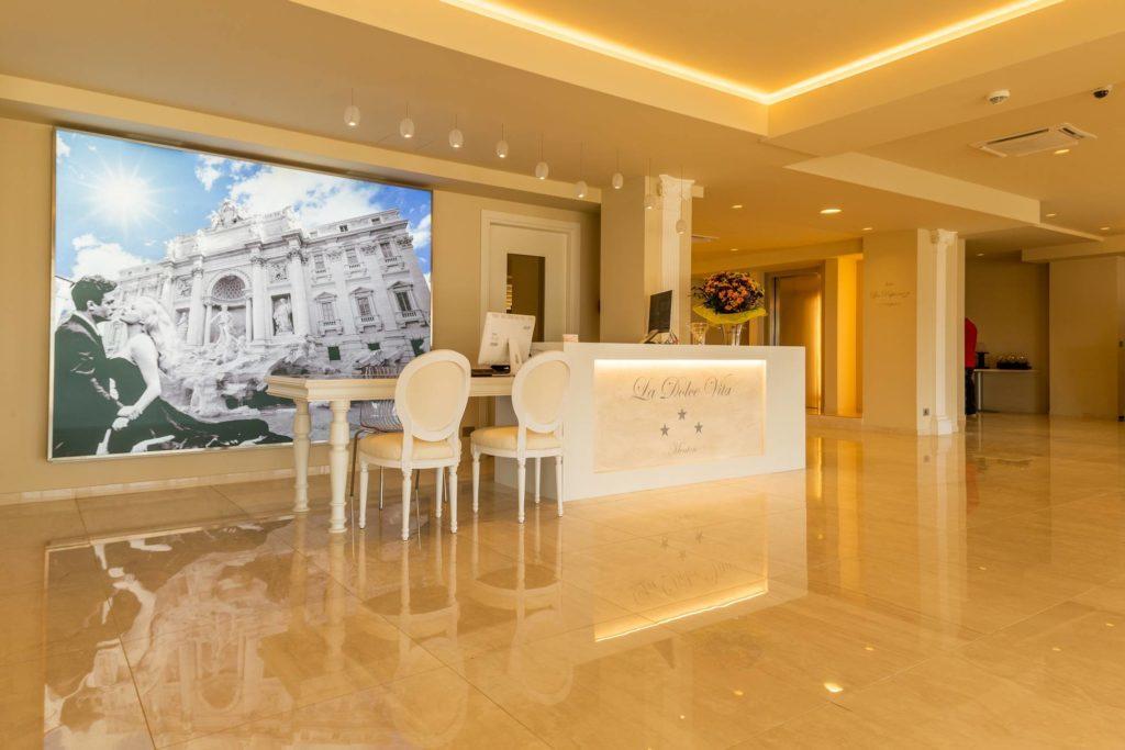 La Dolce Vita Hotel Menton Exterior foto