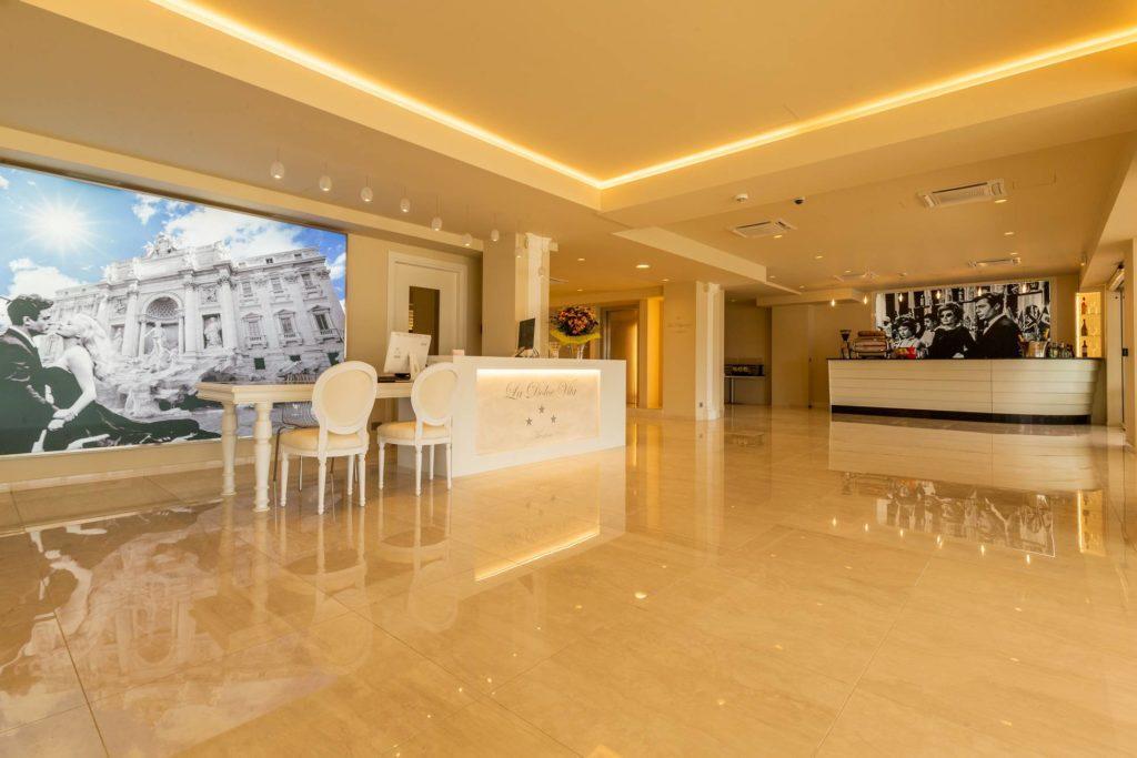 La Dolce Vita Hotel Menton Exterior foto